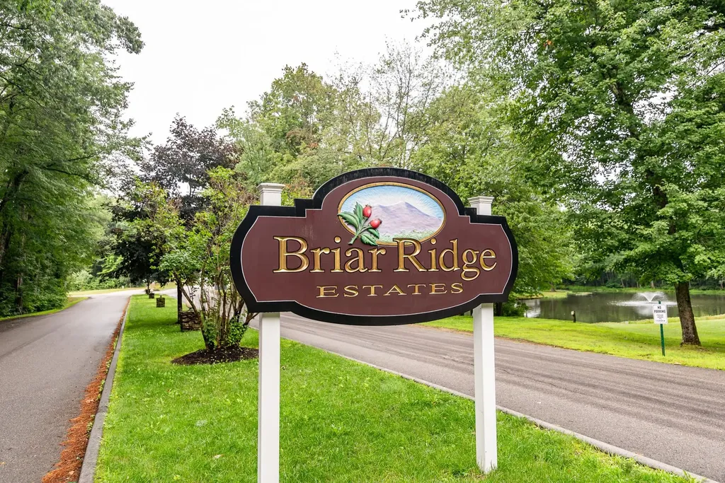 8 South Dewberry Lane Rochester NH 03867
