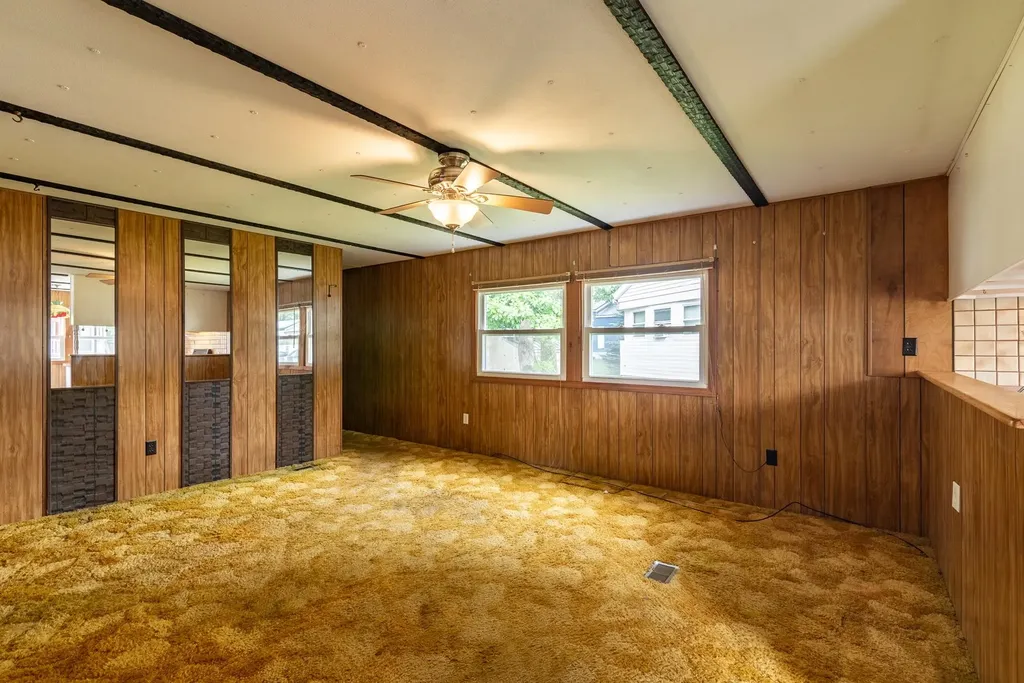 8 South Dewberry Lane Rochester NH 03867