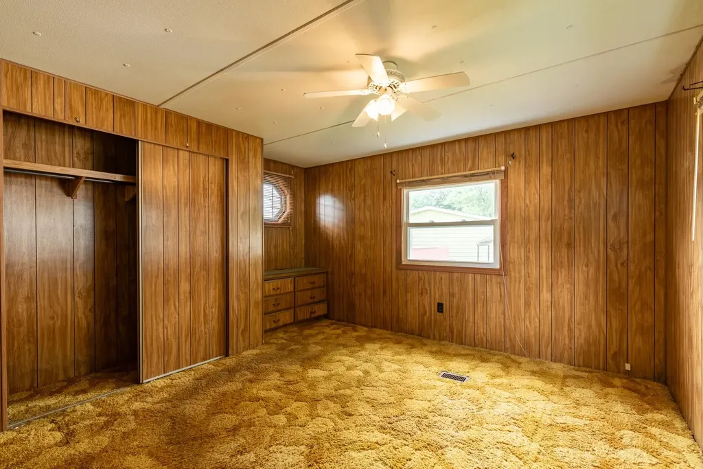 8 South Dewberry Lane Rochester NH 03867