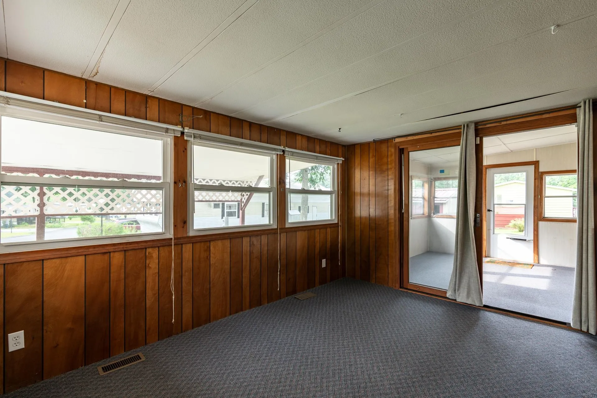 8 South Dewberry Lane Rochester NH 03867