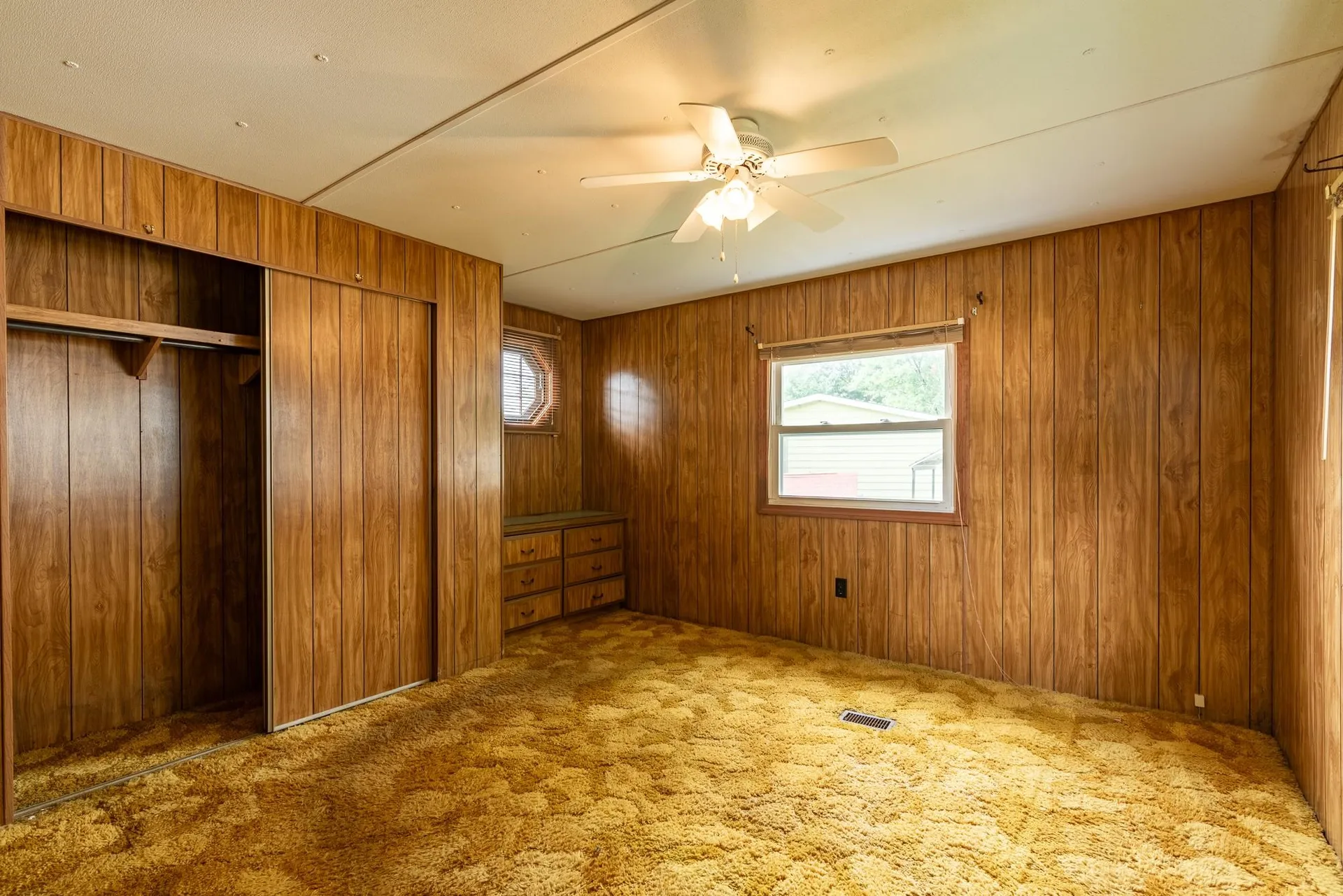 8 South Dewberry Lane Rochester NH 03867