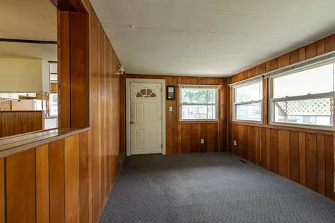 8 South Dewberry Lane Rochester NH 03867