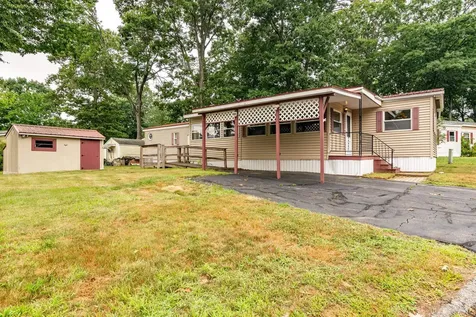 8 South Dewberry Lane Rochester NH 03867