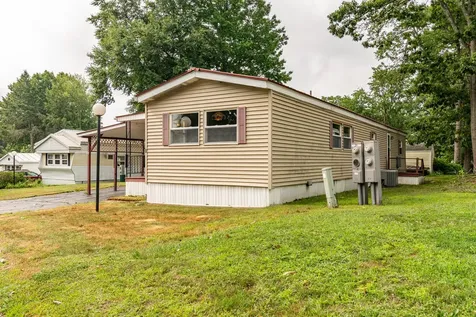 8 South Dewberry Lane Rochester NH 03867