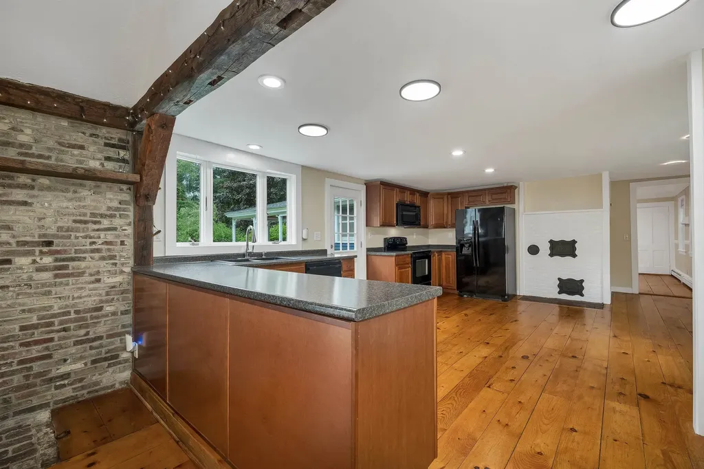 26 Old Mont Vernon Road Amherst NH 03031