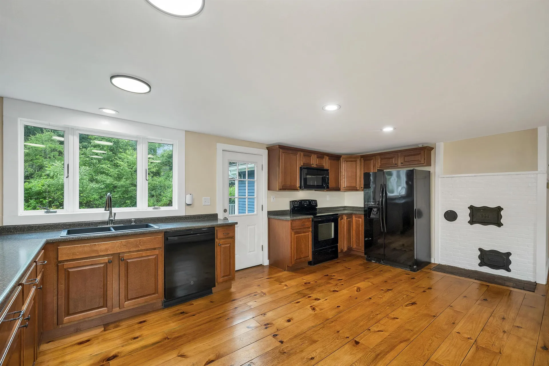 26 Old Mont Vernon Road Amherst NH 03031