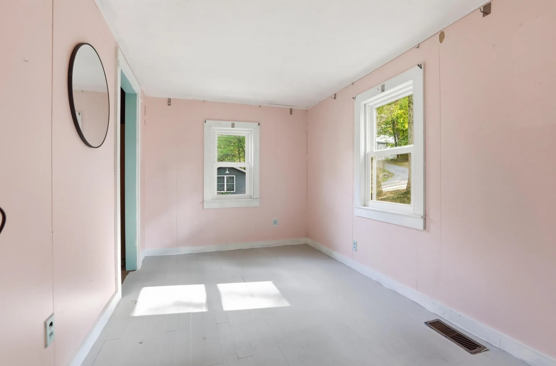 16 Hillside Avenue Amherst NH 03031-1840