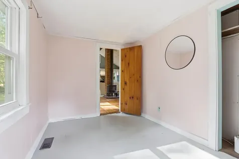16 Hillside Avenue Amherst NH 03031-1840