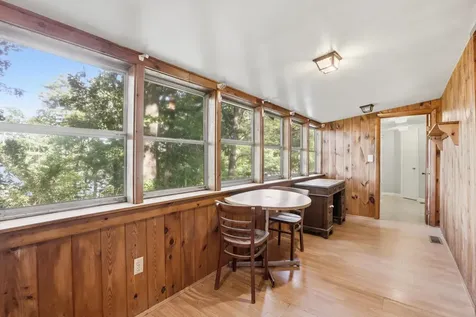 16 Hillside Avenue Amherst NH 03031-1840