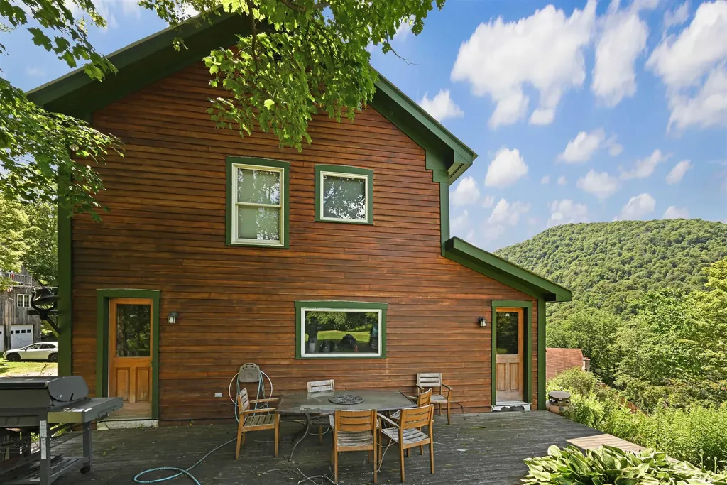 87 Grinka Farm Drive Readsboro VT 05350