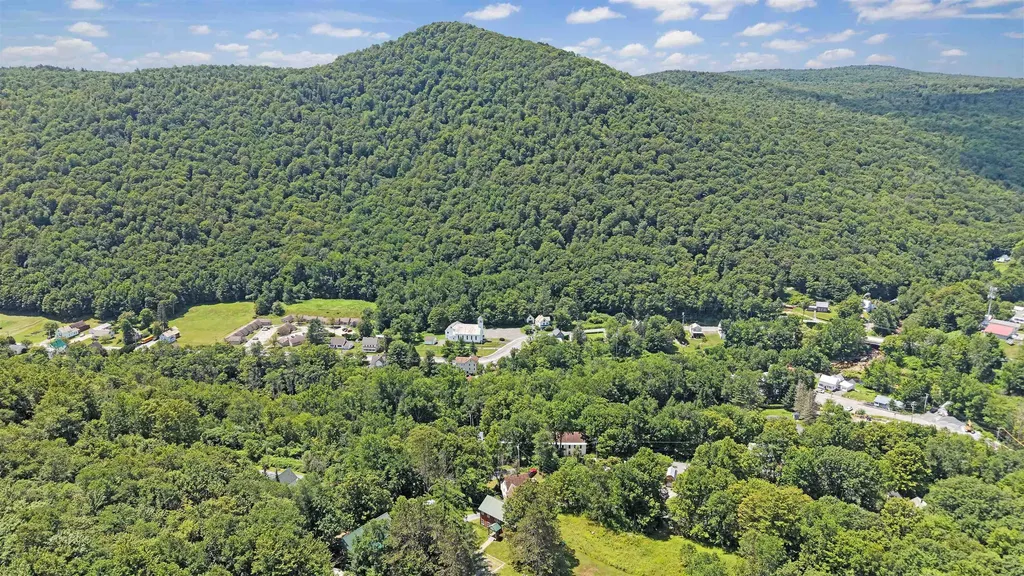 87 Grinka Farm Drive Readsboro VT 05350