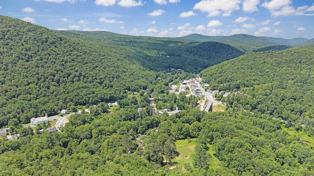 87 Grinka Farm Drive Readsboro VT 05350