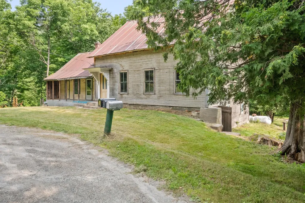 3267 Crossett Hill Road Duxbury VT 05676