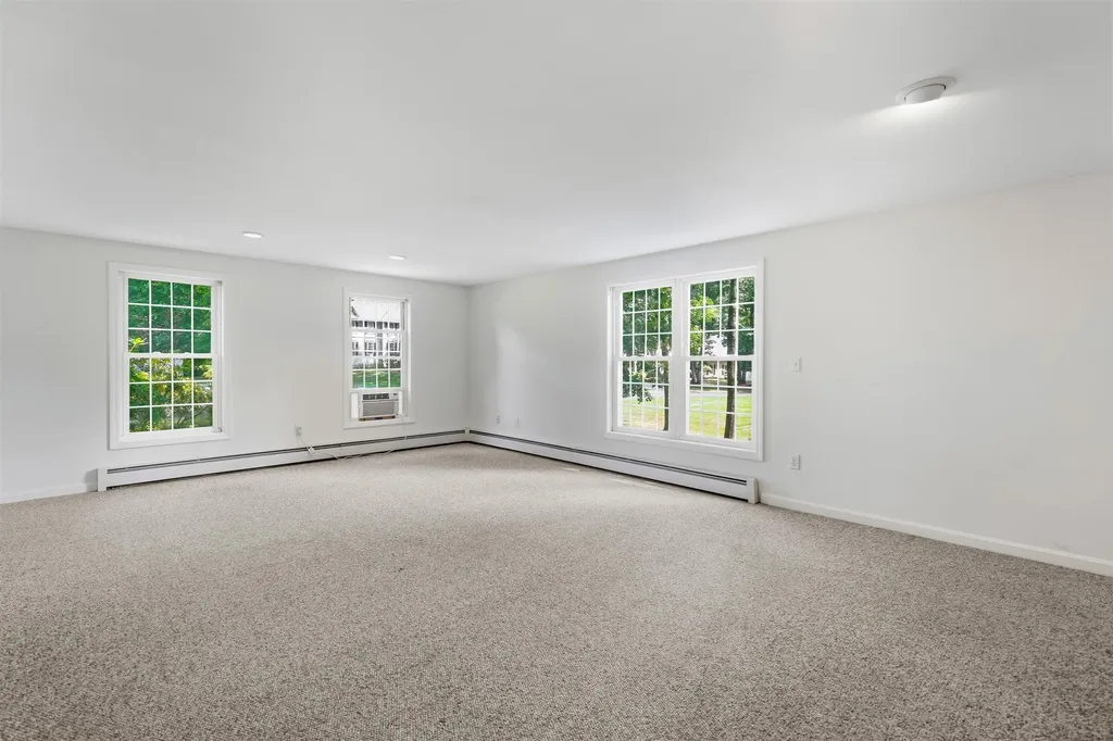 8 Wesley Lane Salem NH 03079