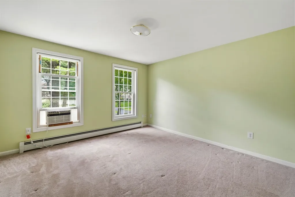 8 Wesley Lane Salem NH 03079