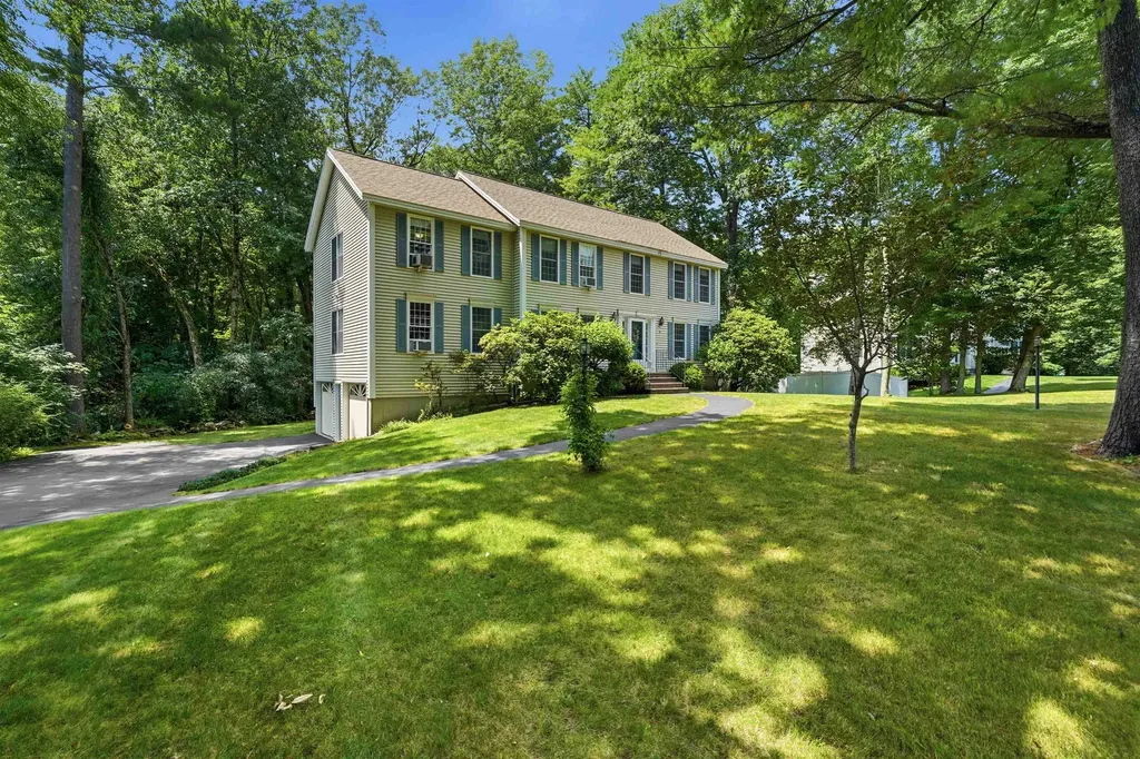 8 Wesley Lane Salem NH 03079