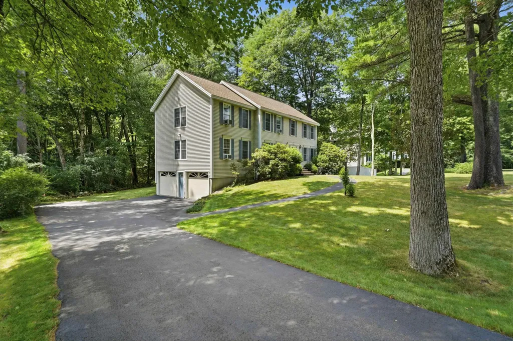 8 Wesley Lane Salem NH 03079
