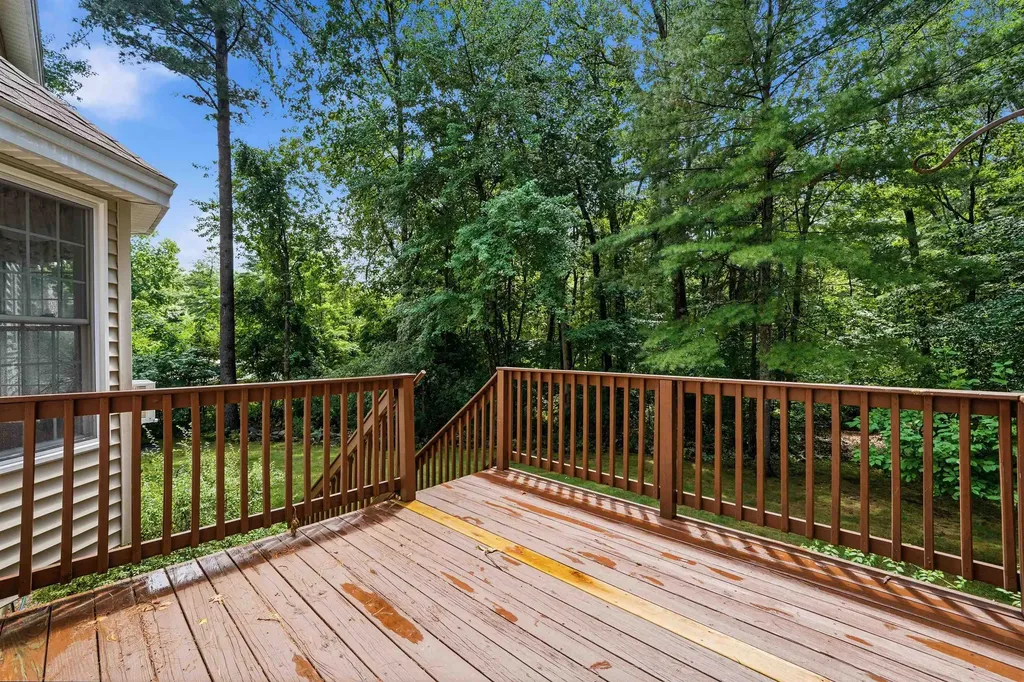 8 Wesley Lane Salem NH 03079