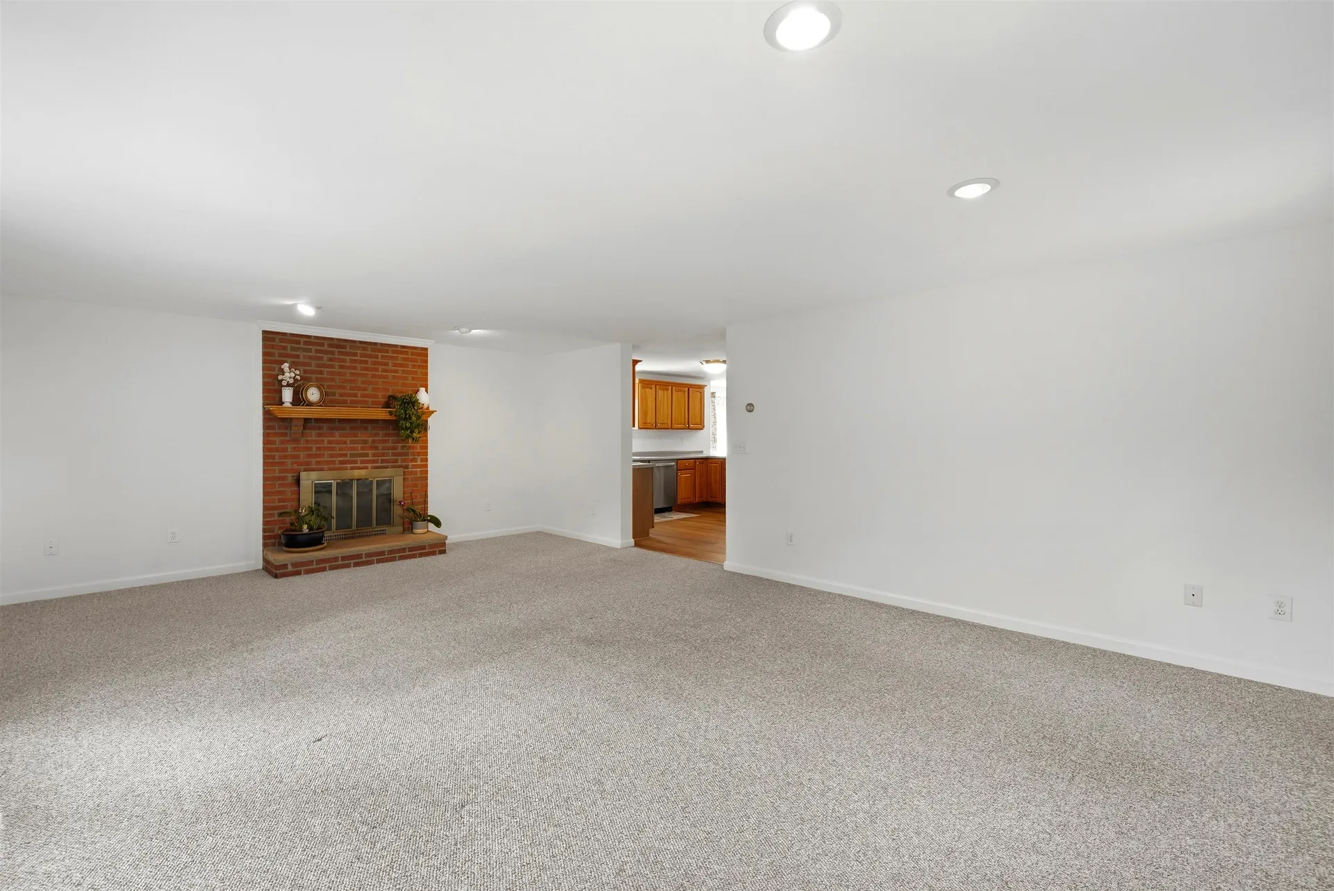 8 Wesley Lane Salem NH 03079