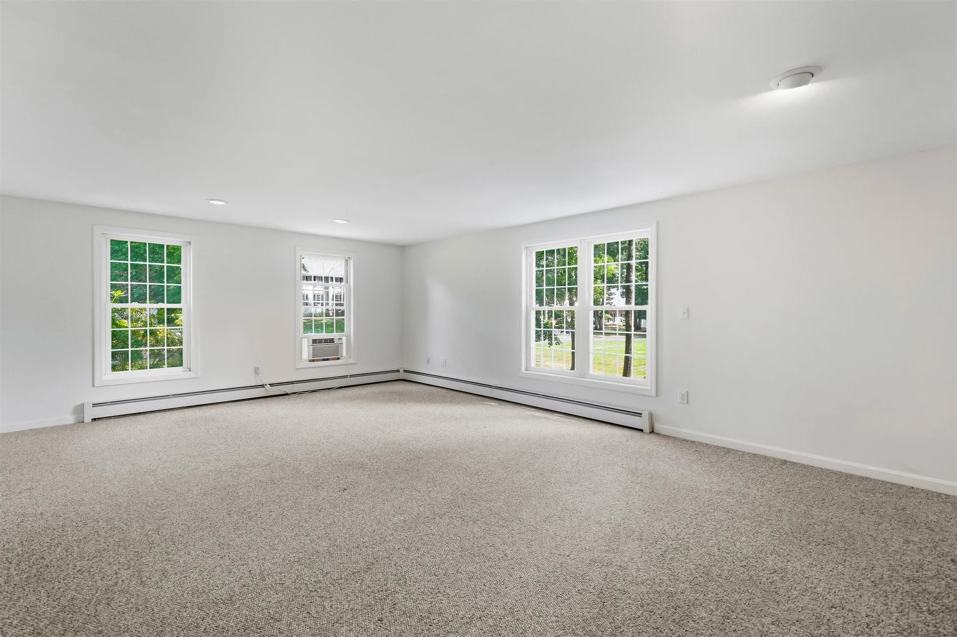 8 Wesley Lane Salem NH 03079