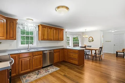 8 Wesley Lane Salem NH 03079