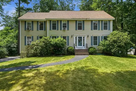 8 Wesley Lane Salem NH 03079