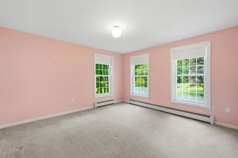 8 Wesley Lane Salem NH 03079