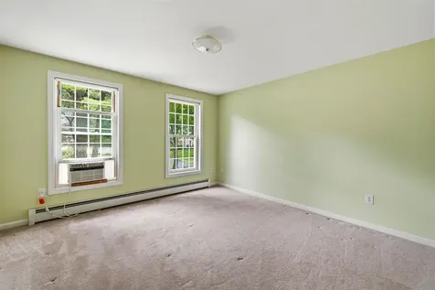 8 Wesley Lane Salem NH 03079