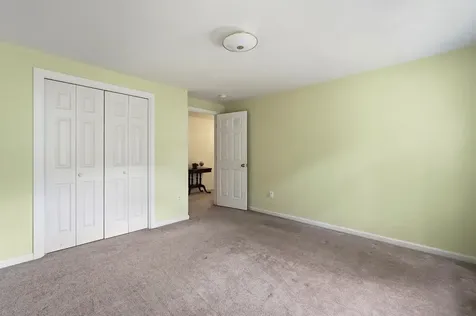 8 Wesley Lane Salem NH 03079