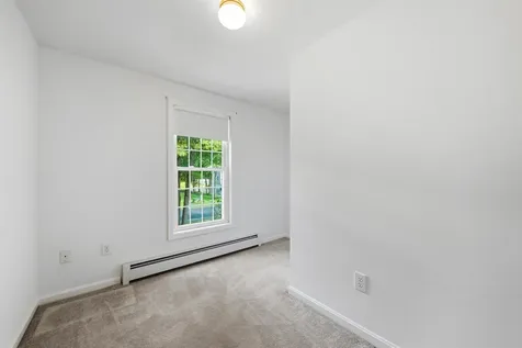 8 Wesley Lane Salem NH 03079