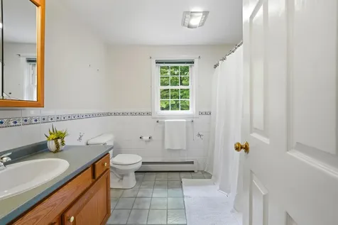 8 Wesley Lane Salem NH 03079