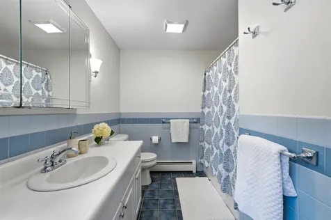 8 Wesley Lane Salem NH 03079