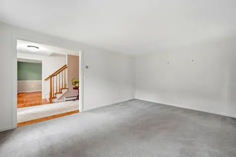 8 Wesley Lane Salem NH 03079