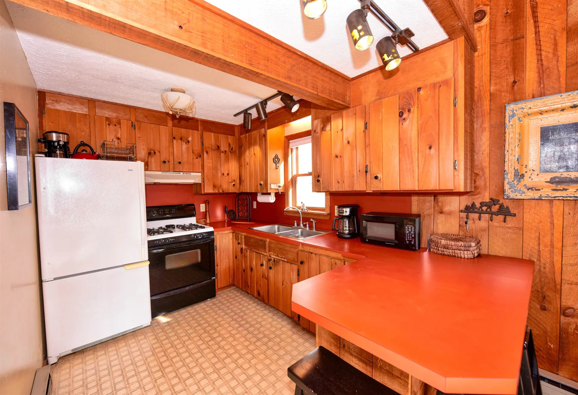 10 Jungfrau Road Madison NH 03849