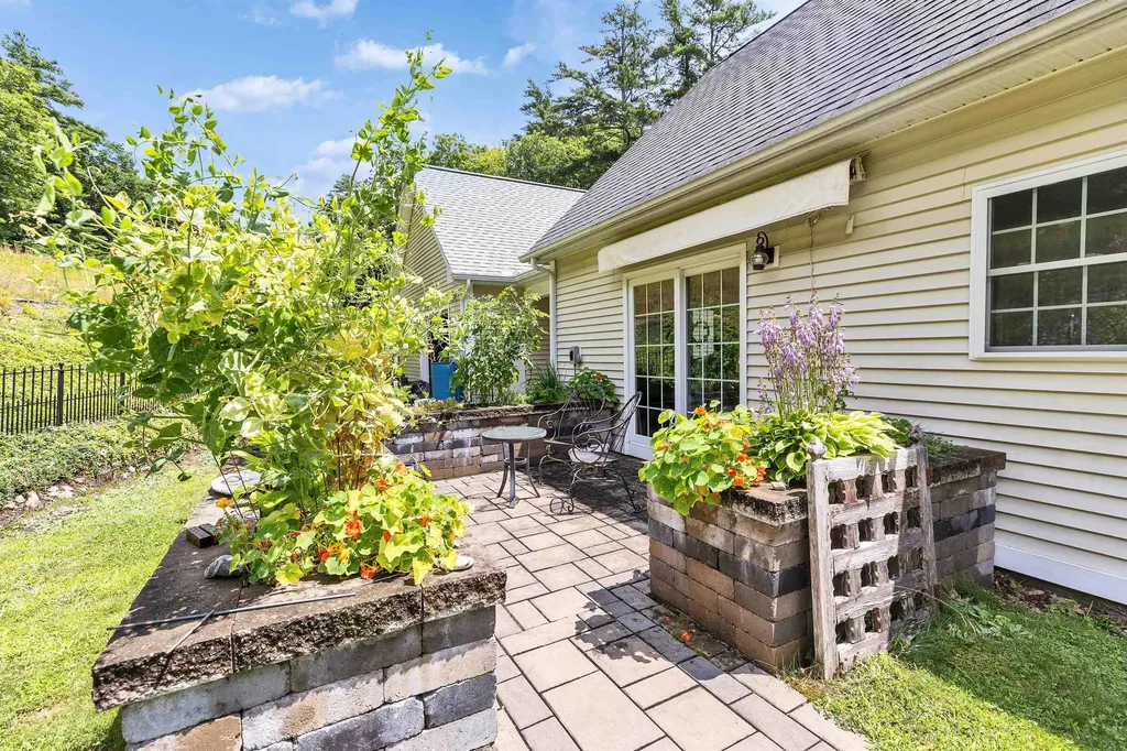 57 Hubbard Pond Road New Ipswich NH 03071