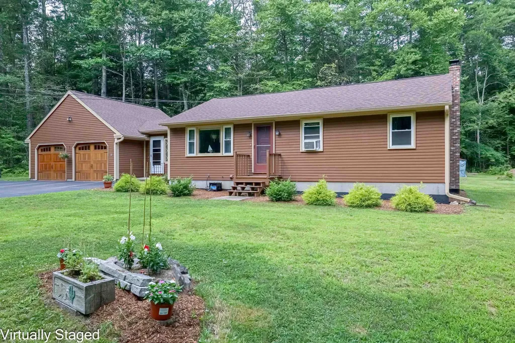 30 Horse Corner Road Chichester NH 03258