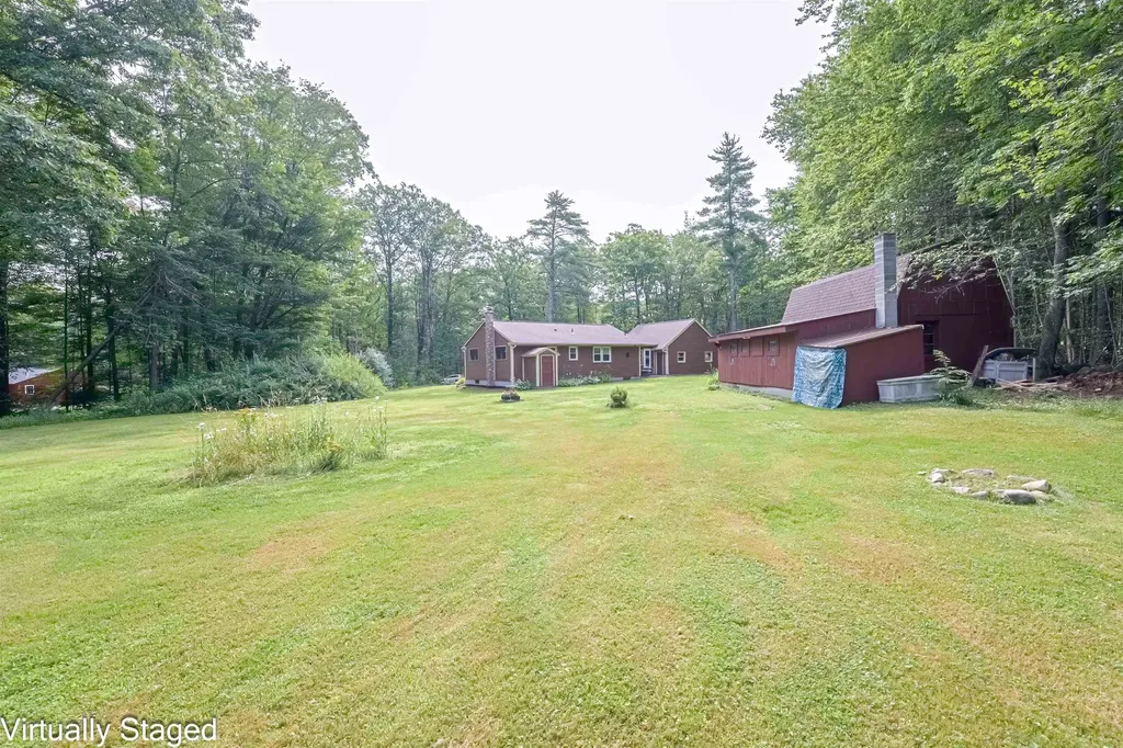 30 Horse Corner Road Chichester NH 03258