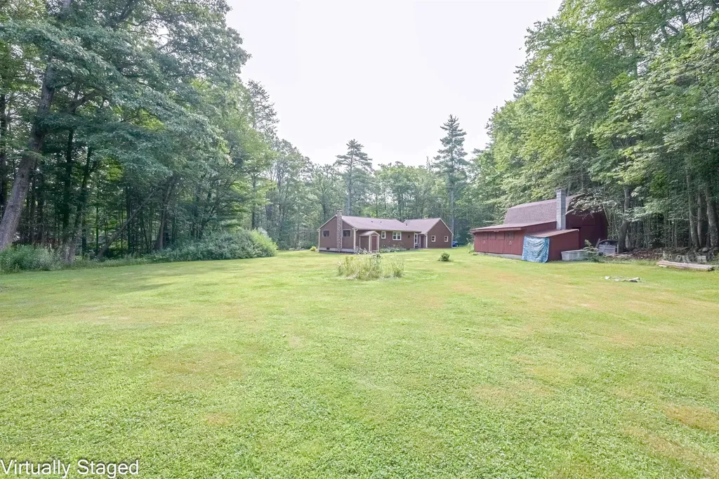 30 Horse Corner Road Chichester NH 03258