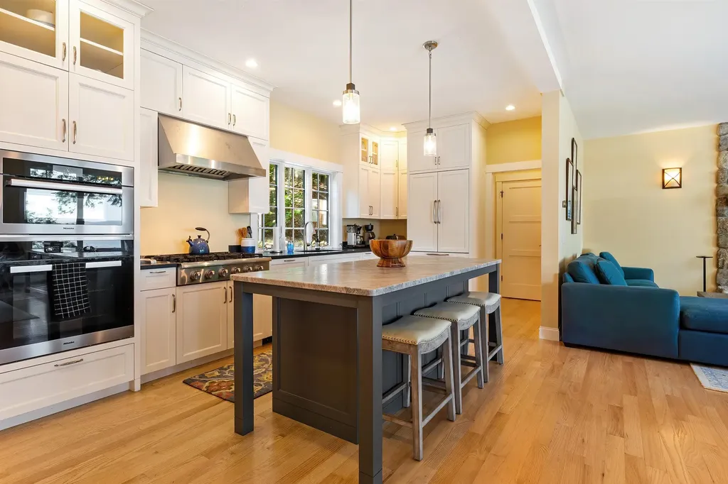 7 Bay Point Lane Sunapee NH 03782
