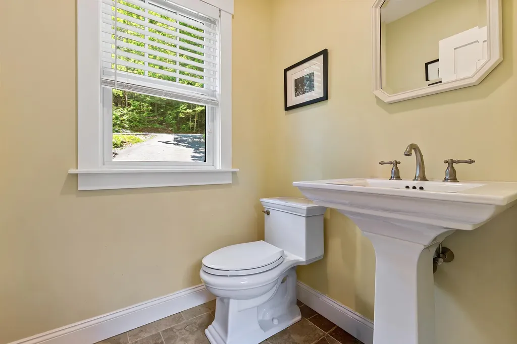 7 Bay Point Lane Sunapee NH 03782