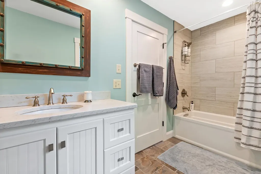 7 Bay Point Lane Sunapee NH 03782