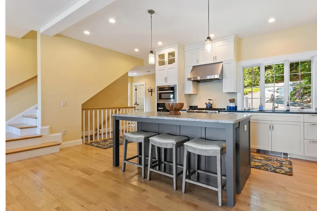 7 Bay Point Lane Sunapee NH 03782