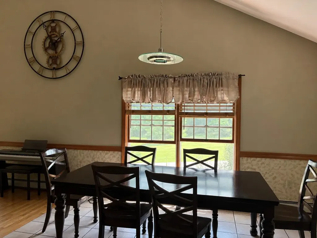 8 Lamontagne Lane Rutland City VT 05701-3782