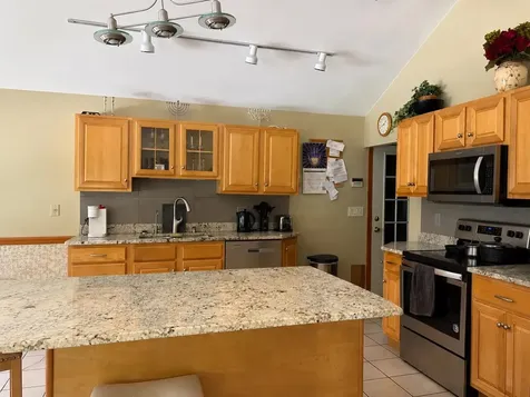 8 Lamontagne Lane Rutland City VT 05701-3782