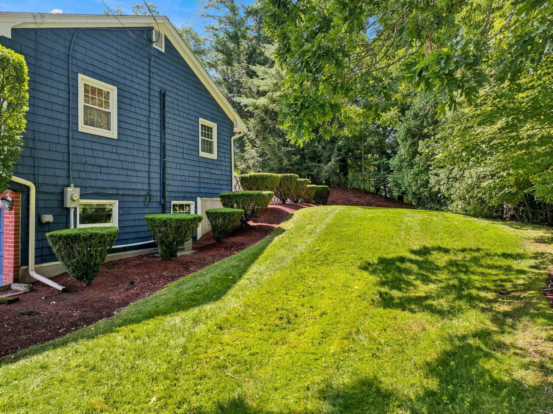 12 Deerhaven Drive Nashua NH 03064