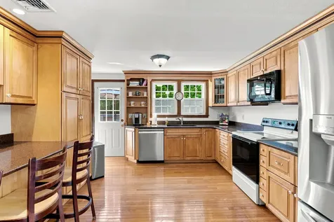 12 Deerhaven Drive Nashua NH 03064