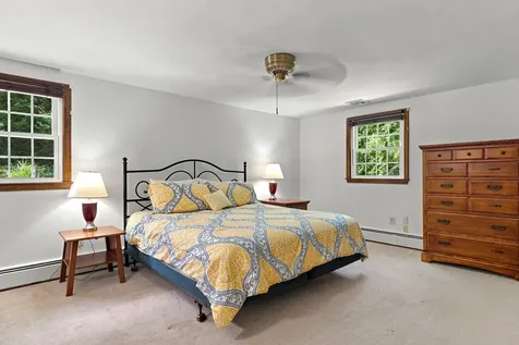 12 Deerhaven Drive Nashua NH 03064