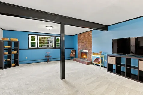 12 Deerhaven Drive Nashua NH 03064