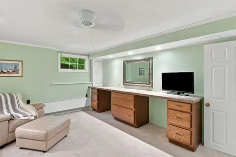 12 Deerhaven Drive Nashua NH 03064