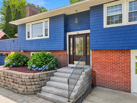 12 Deerhaven Drive Nashua NH 03064